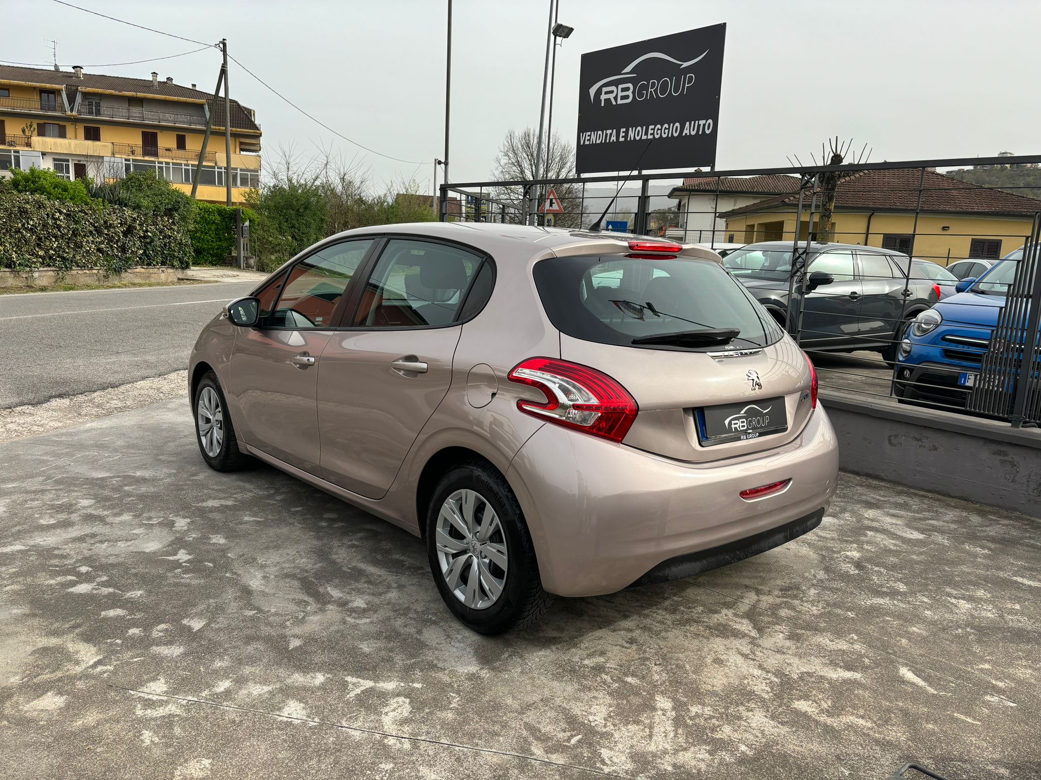 Peugeot 208 1.4 HDi 68 CV 5 porte Active - immagine 6