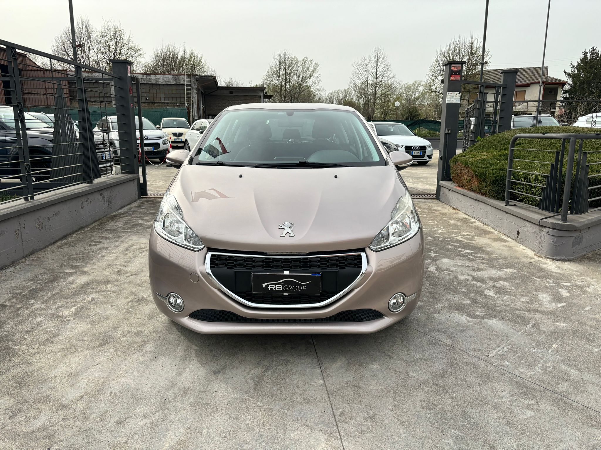 Peugeot 208 1.4 HDi 68 CV 5 porte Active - immagine 2