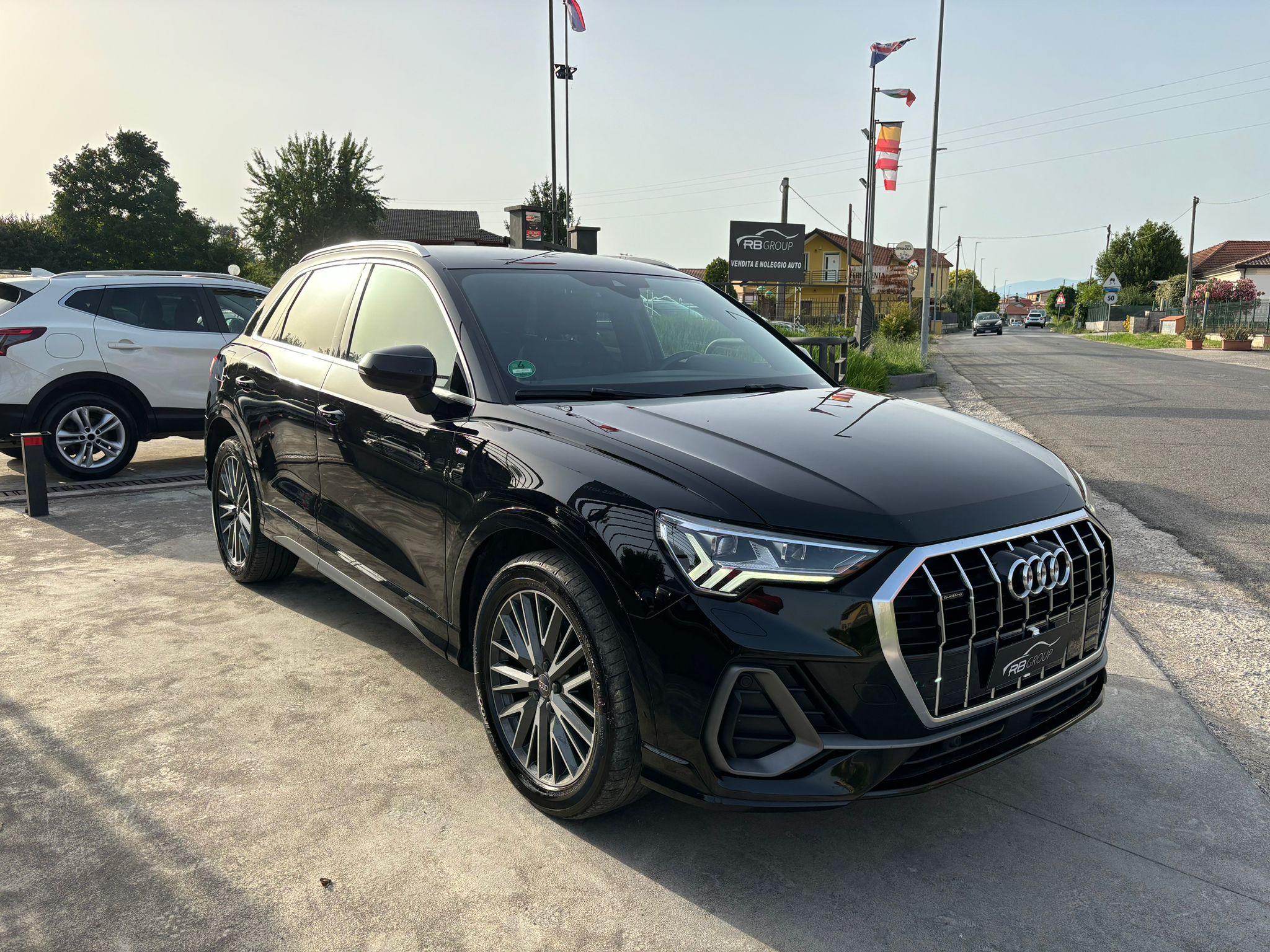 Audi Q3 40 2.0 tdi S line edition quattro 190cv s-tronic - immagine 3