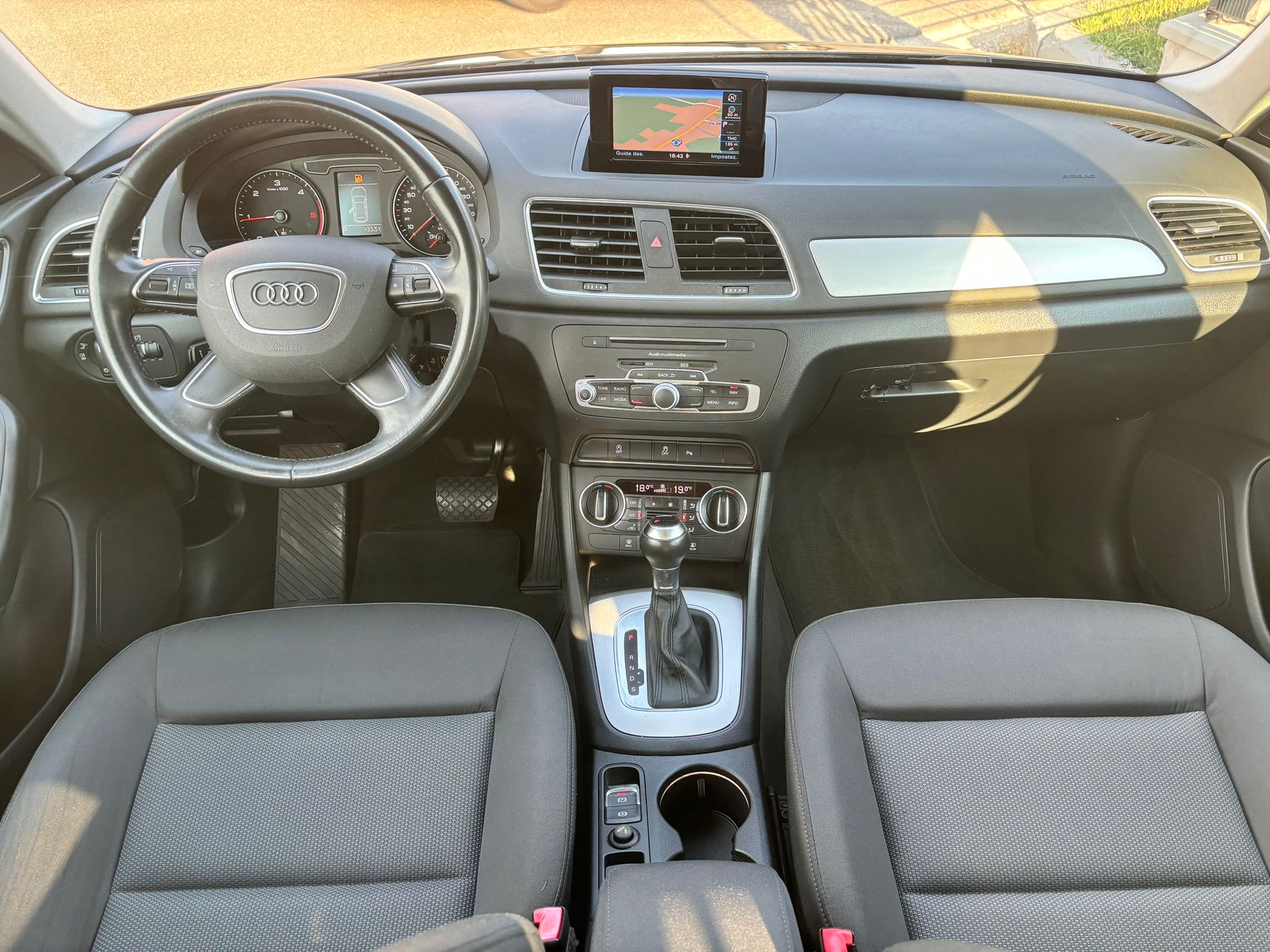 Audi Q3 I 2015 2.0 tdi Business 120cv s-tronic - immagine 8