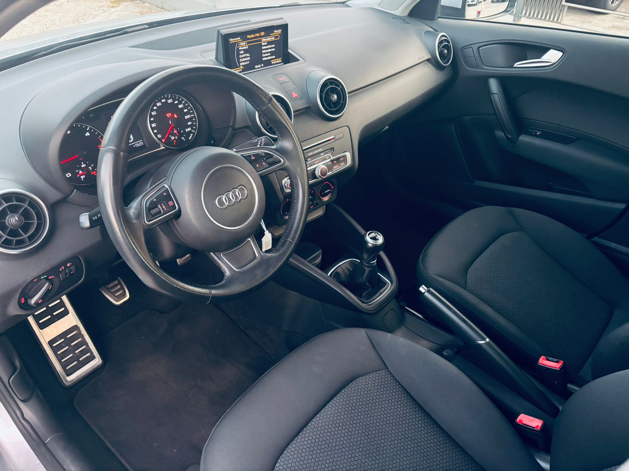 A1 I 2015 Sportback Sportback 1.4 tdi Metal ultra - immagine 10