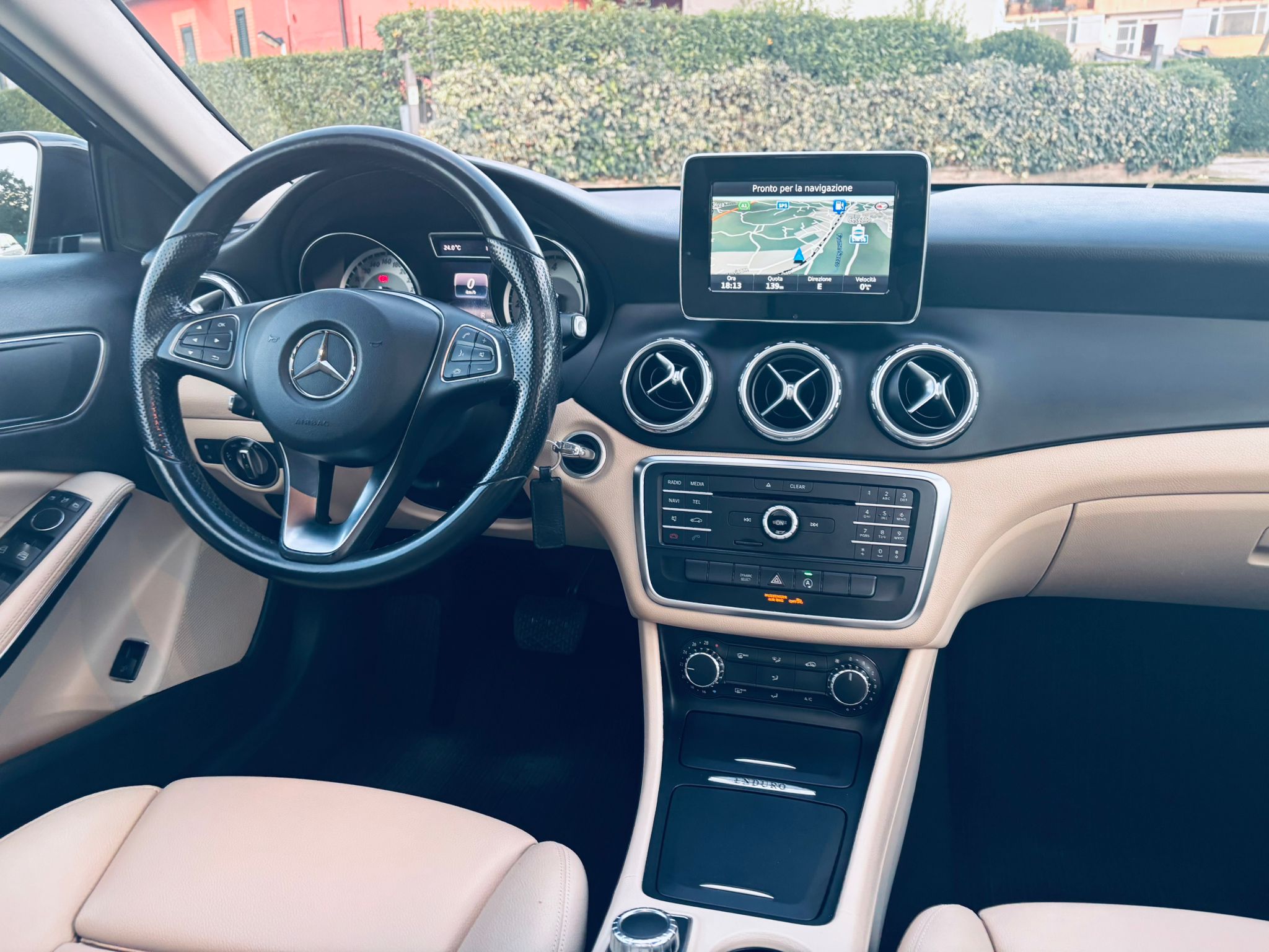 Mercedes-Benz GLA 200-X156 2014 d (cdi) Premium auto "TETTO" - immagine 10
