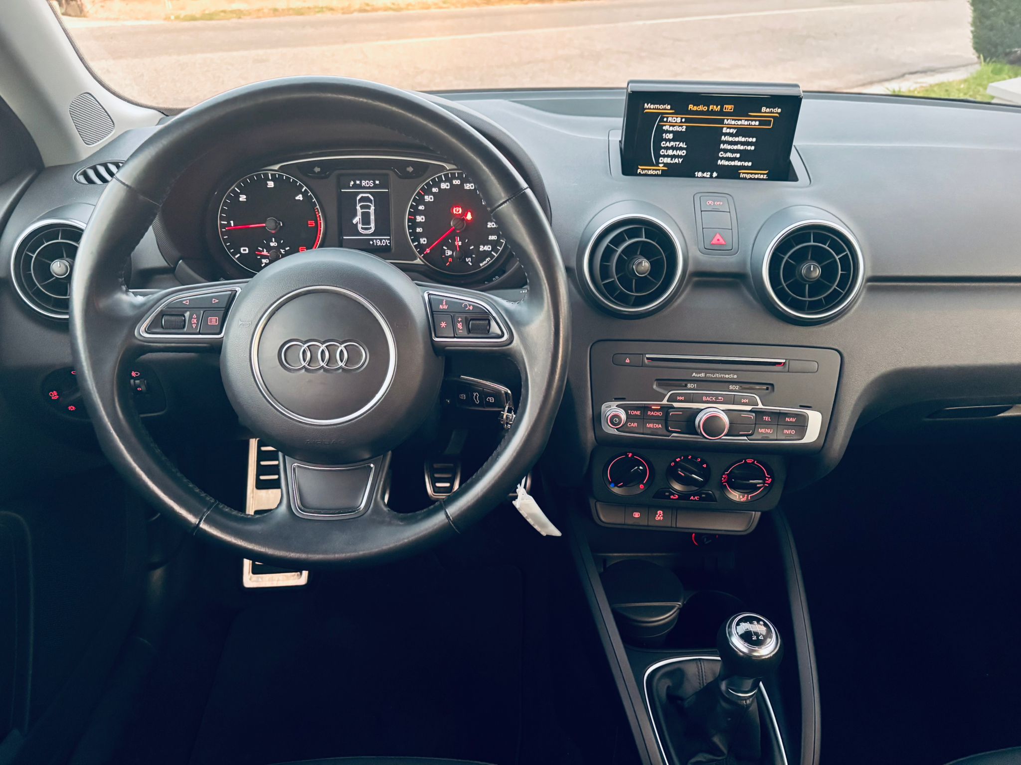 A1 I 2015 Sportback Sportback 1.4 tdi Metal ultra - immagine 13