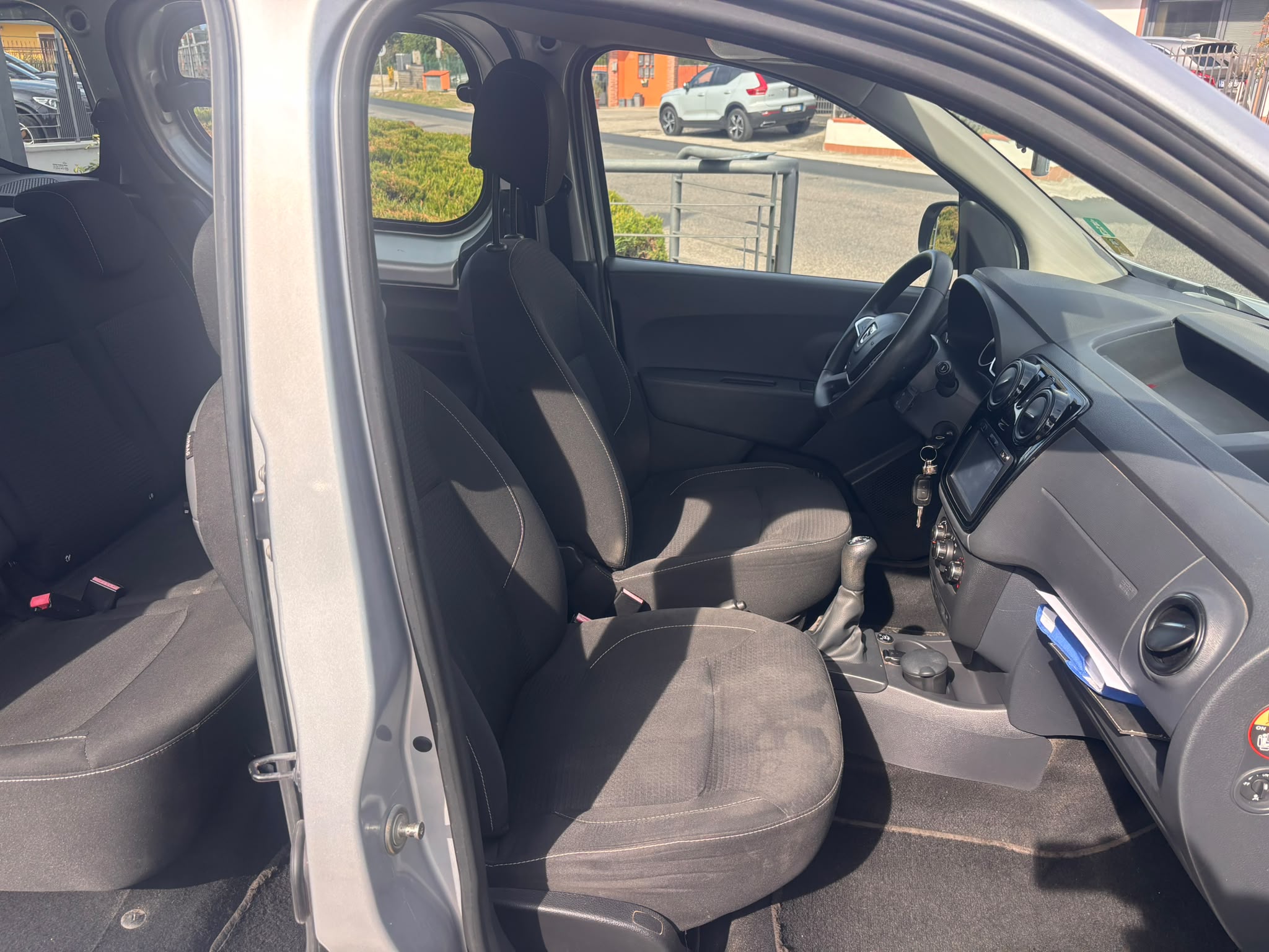 Dacia Dokker 1.6 8V 100CV Start&Stop GPL Lauréate - immagine 11