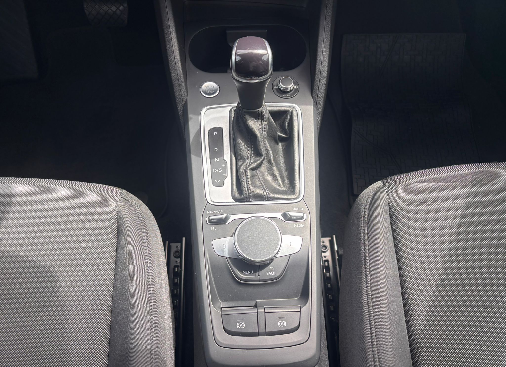 Audi Q2 30 TDI Admired - immagine 17