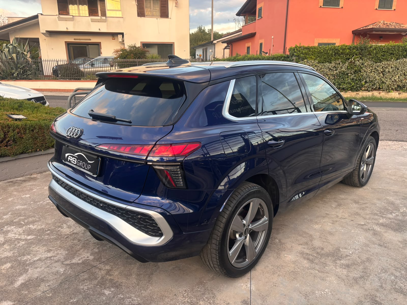 Audi Q3 35 TDI S tronic line edition - immagine 4