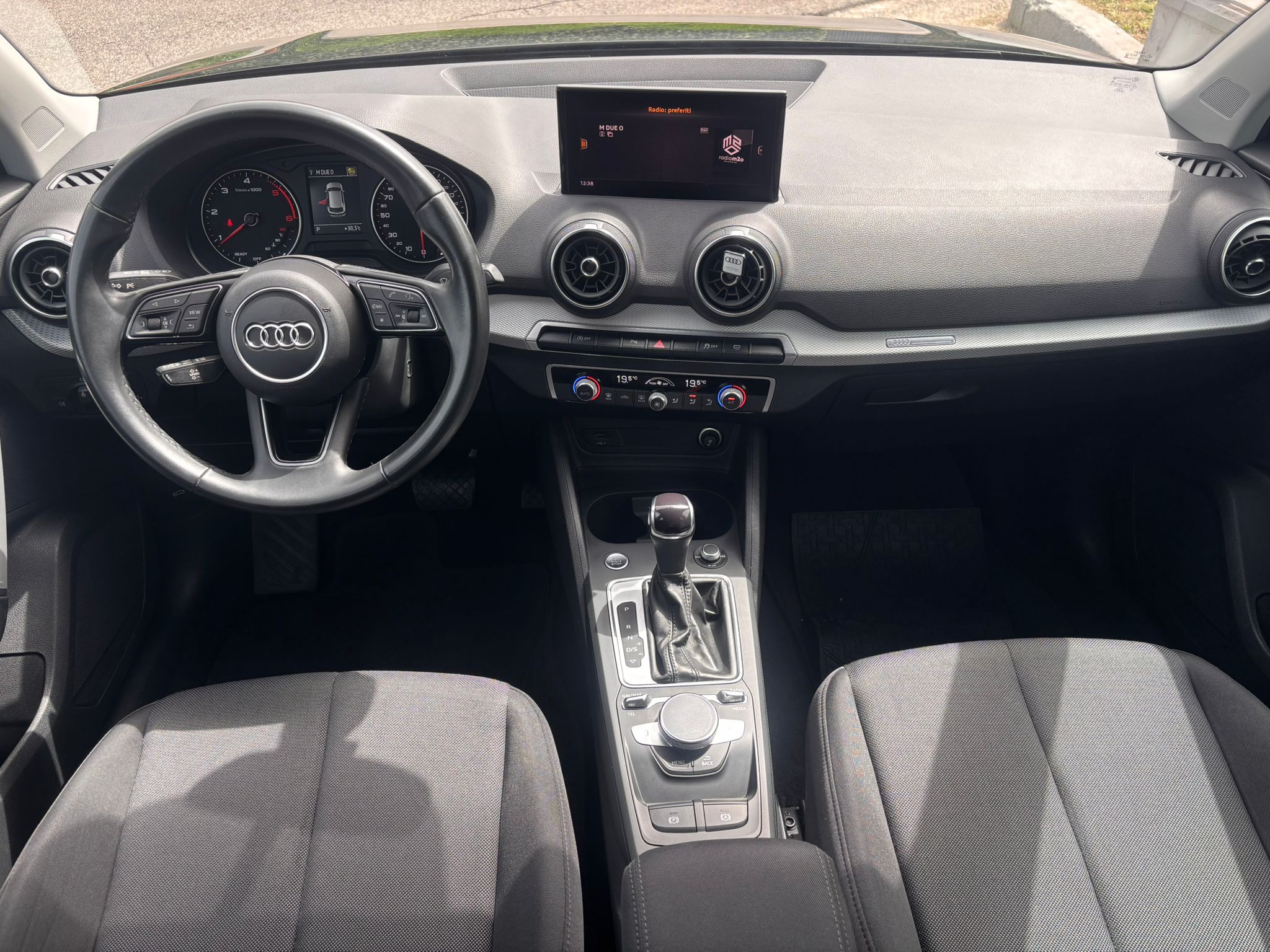 Audi Q2 30 TDI Admired - immagine 9