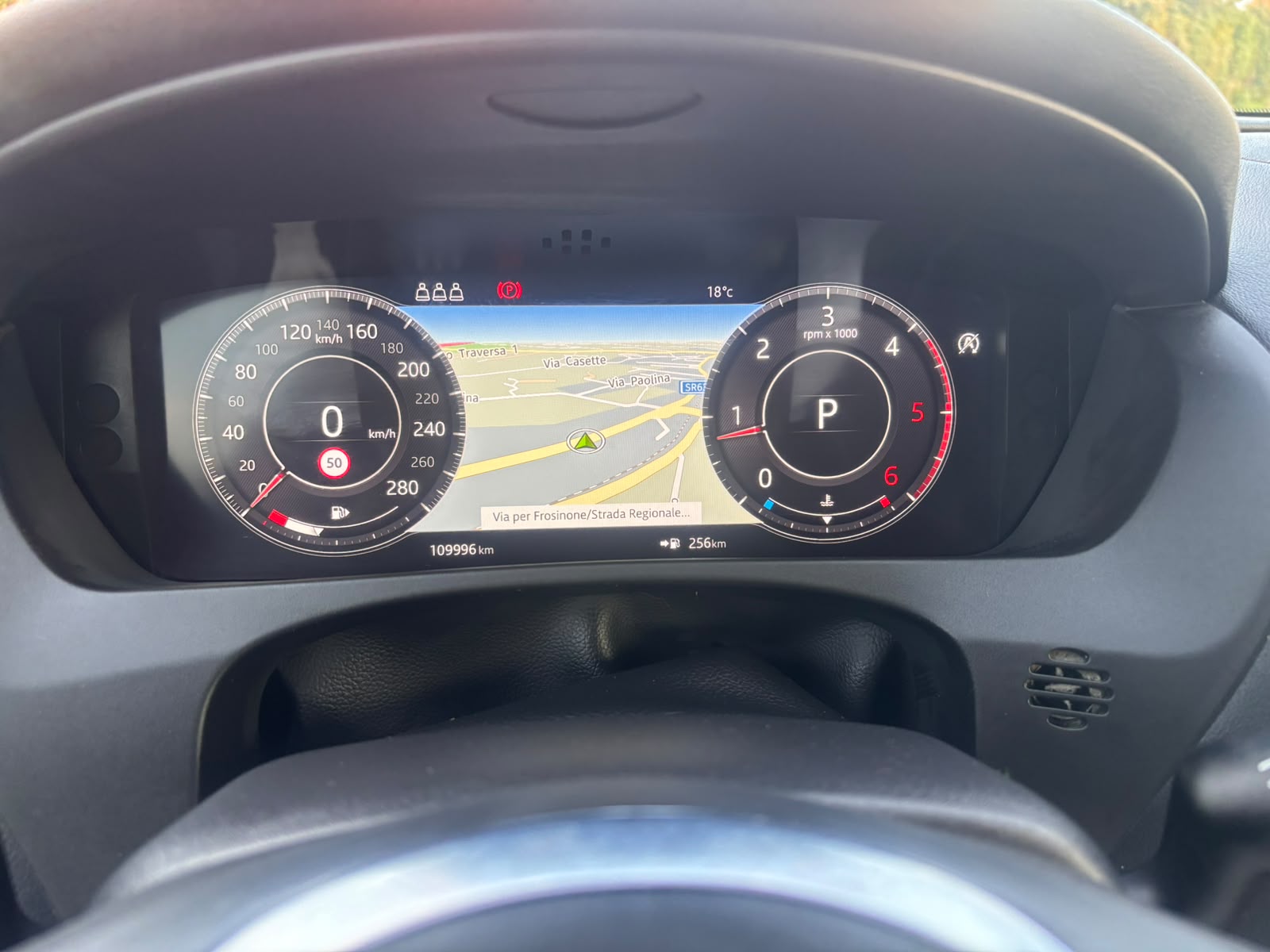 Jaguar F-Pace 2.0 D 180 CV AWD aut. Prestige - immagine 19