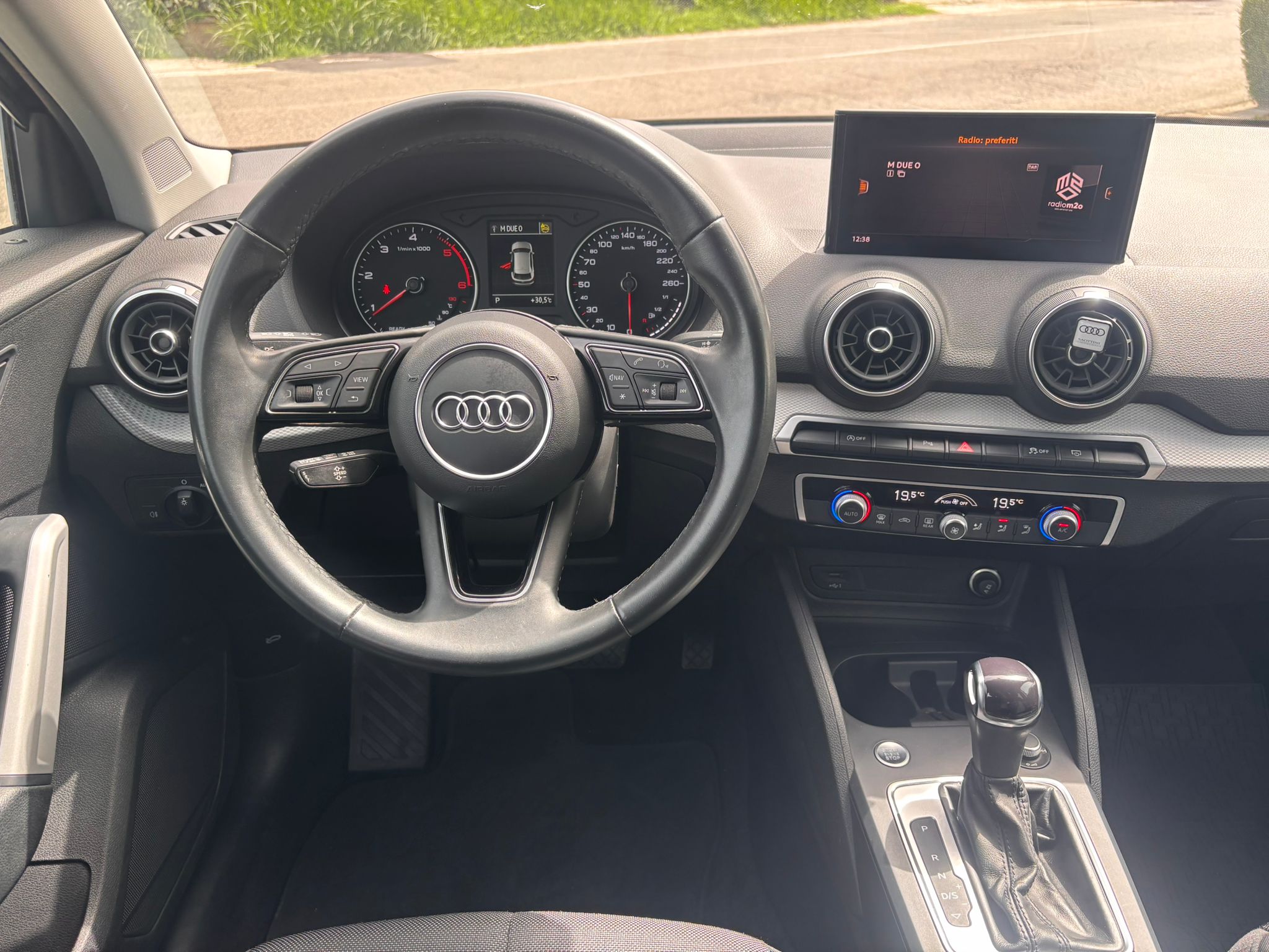 Audi Q2 30 TDI Admired - immagine 13