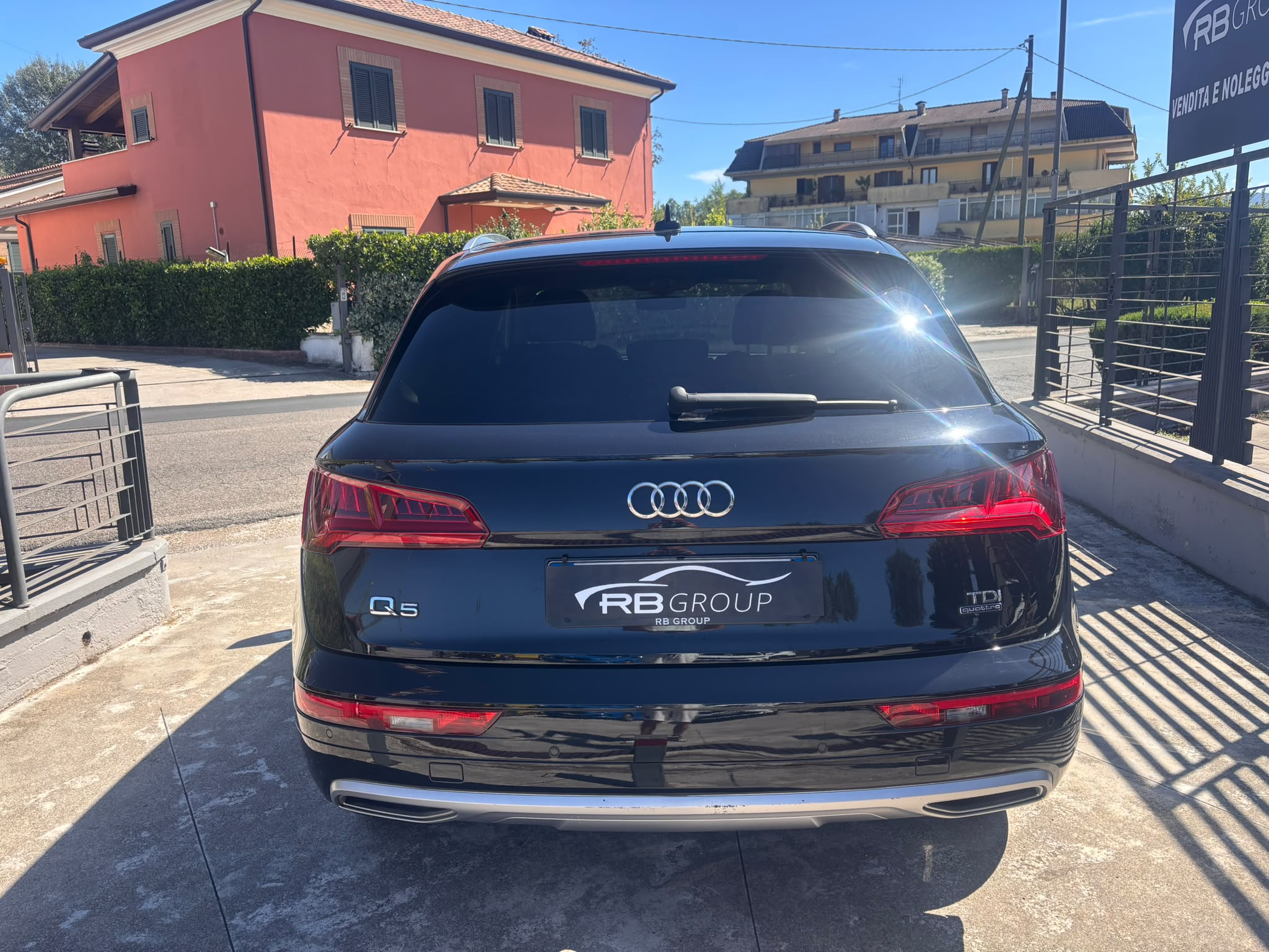 Audi Q5 2.0 TDI quattro S tronic line plus - immagine 5