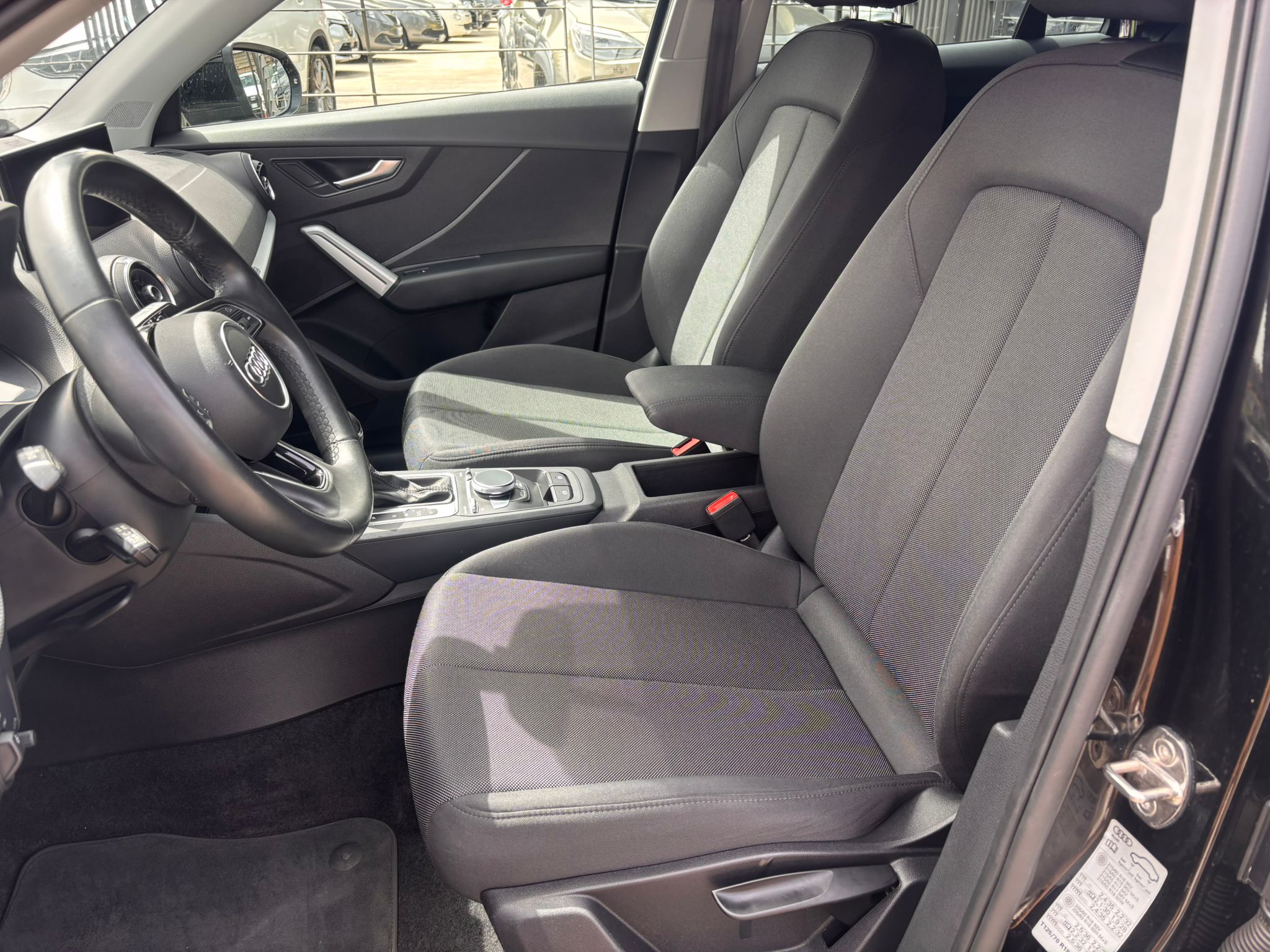 Audi Q2 30 TDI Admired - immagine 12