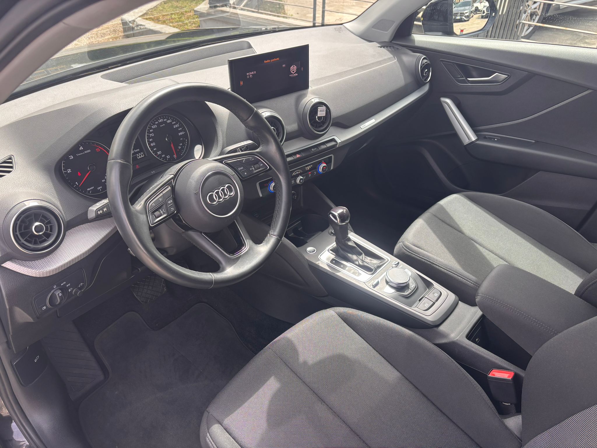 Audi Q2 30 TDI Admired - immagine 10