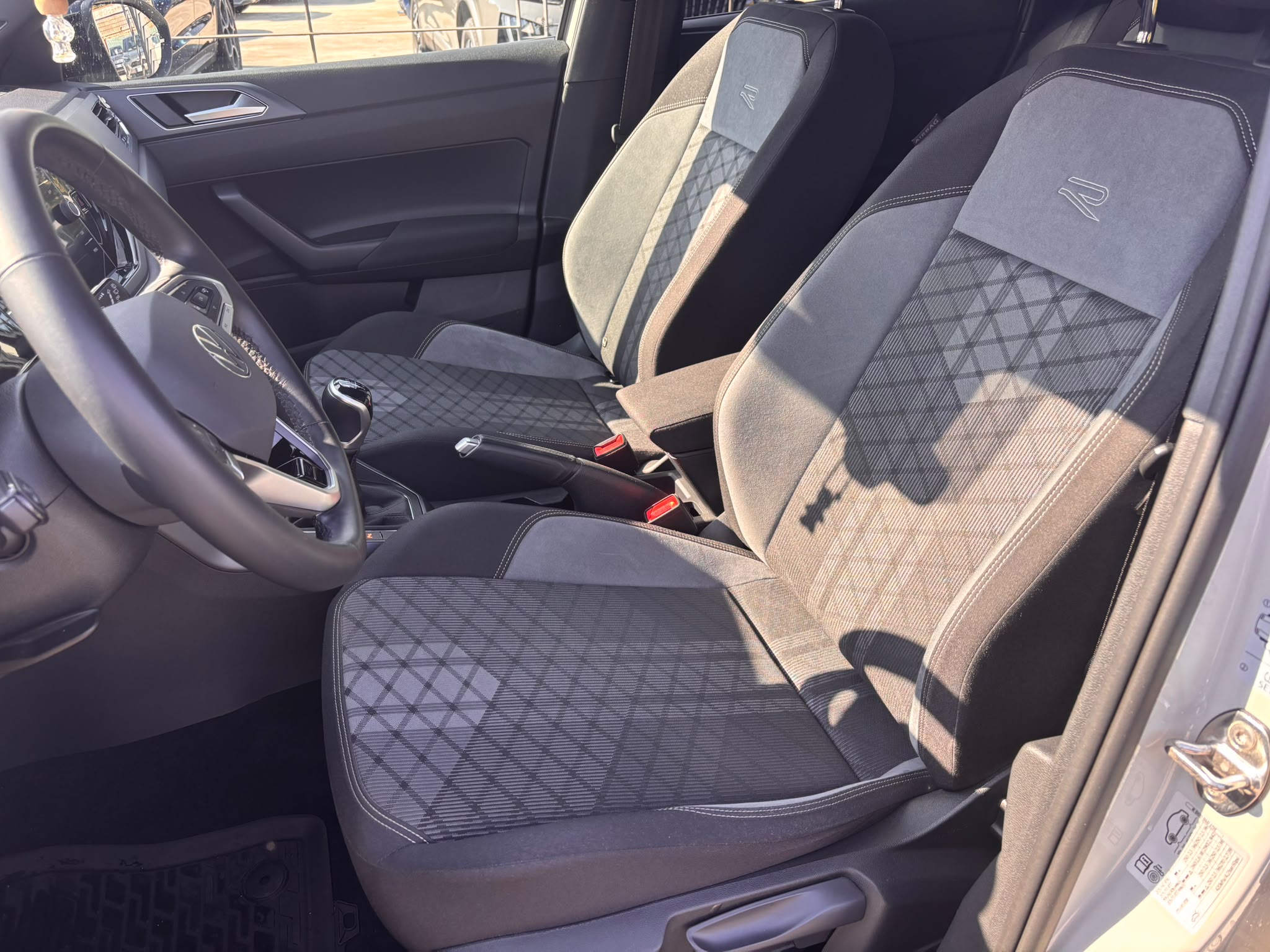 Volkswagen Taigo 1.0 TSI 115 CV R-Line Plus - immagine 15