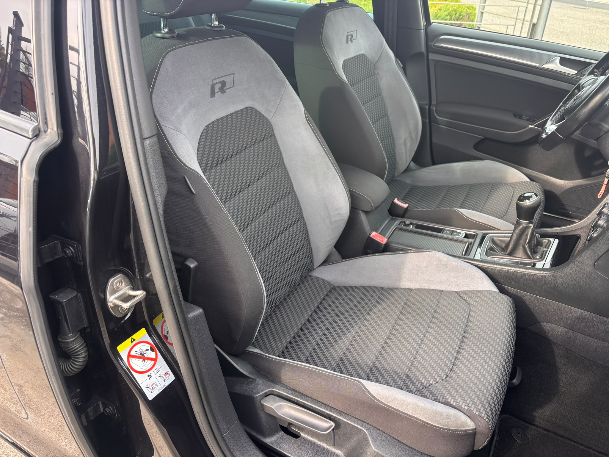 Volkswagen Golf VII 2017 5p 1.6 tdi R Line 115cv - immagine 11