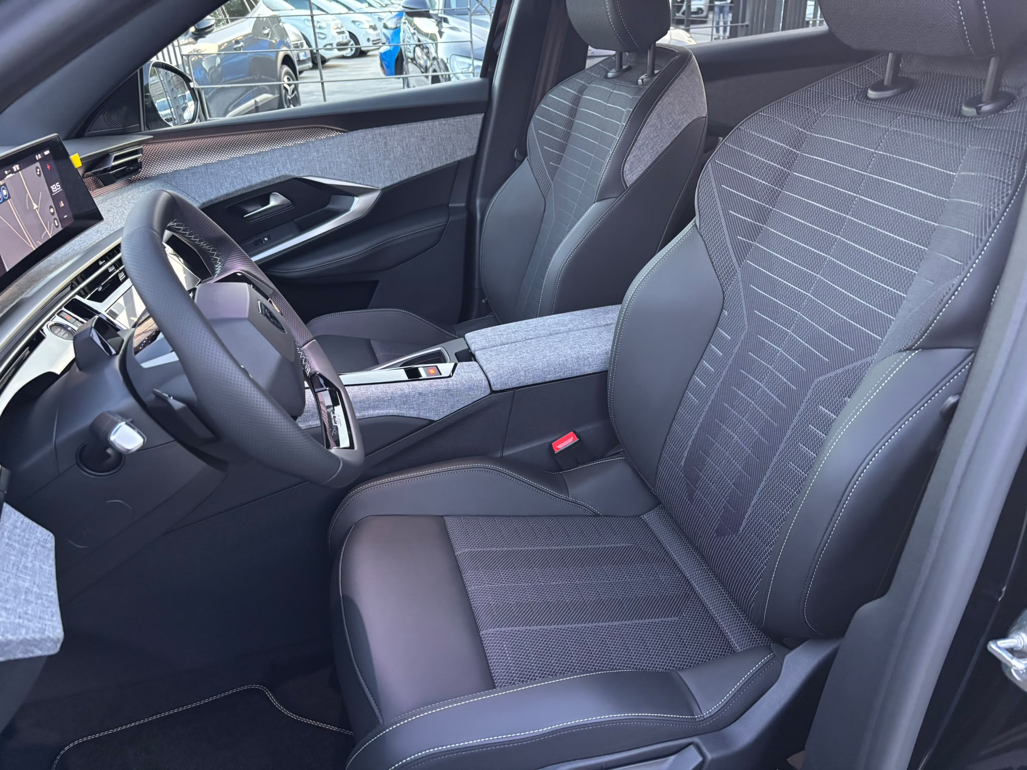 Peugeot 3008 III 2024 1.2 hybrid GT Exclusive 145cv e-dcs6 KM 0..!!! NO Vincoli di Finanz. - immagine 12