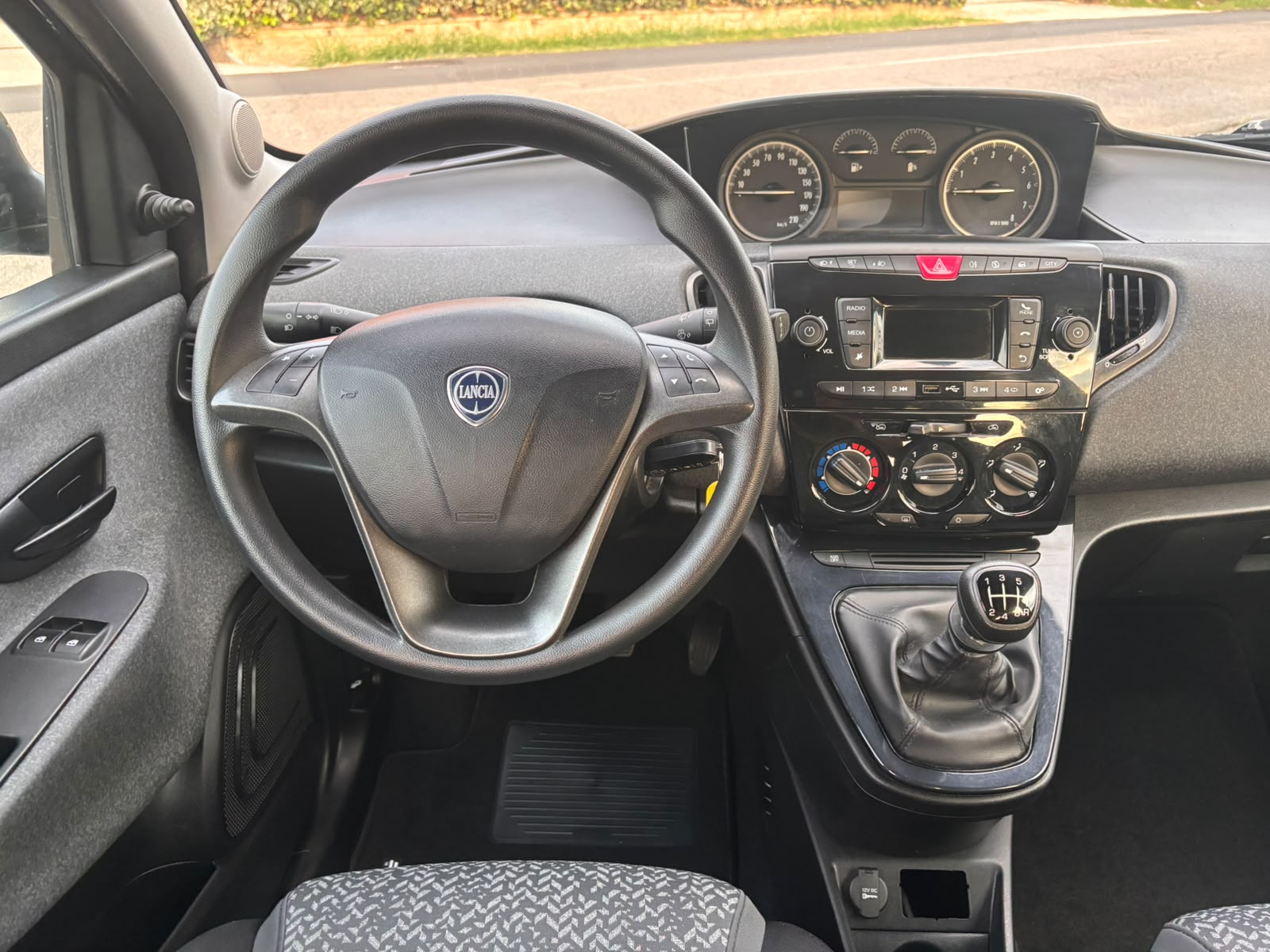 Lancia Ypsilon III 2021 1.0 firefly hybrid Gold Plus s - immagine 12