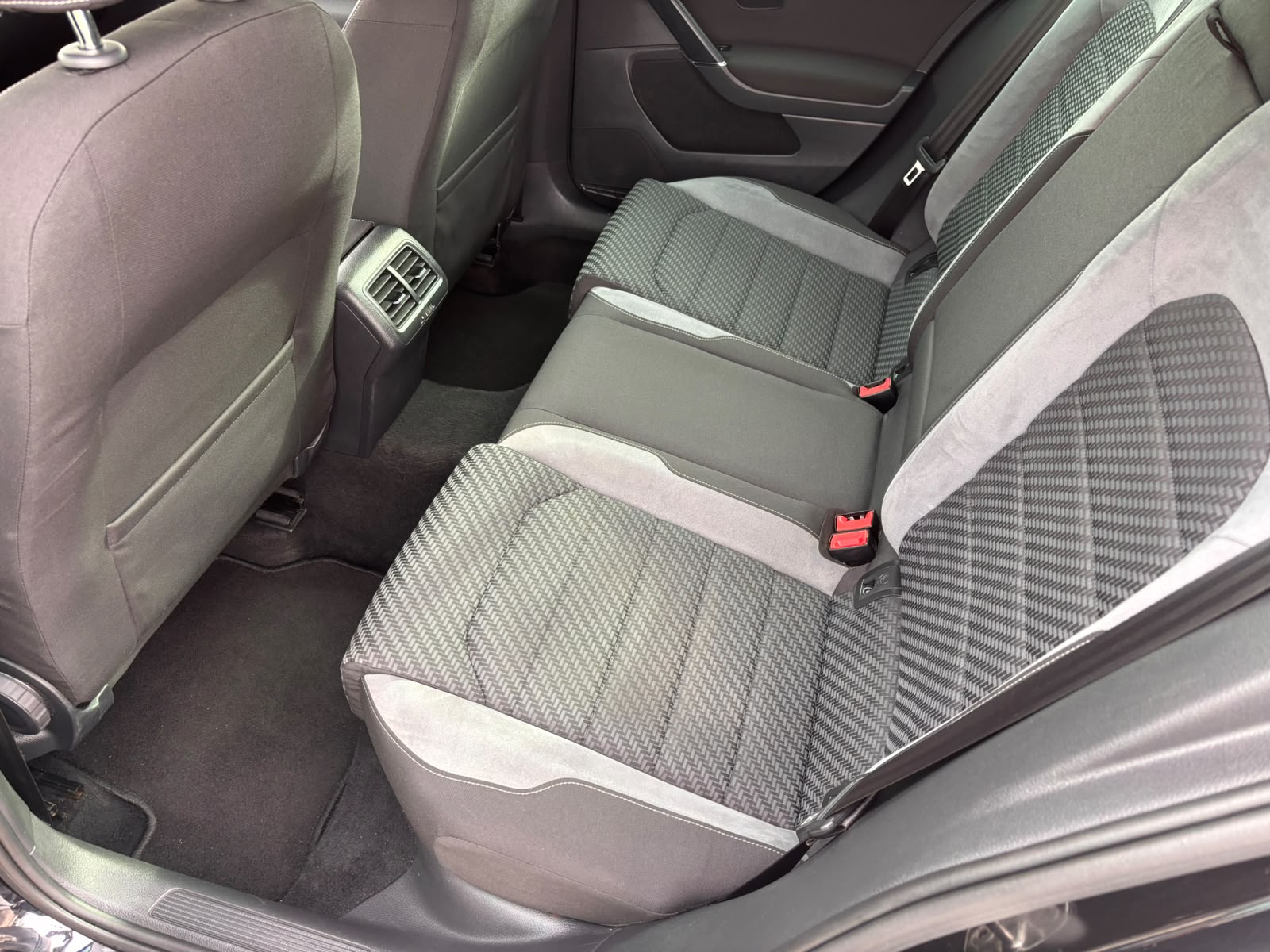 Volkswagen Golf VII 2017 5p 1.6 tdi R Line 115cv - immagine 16