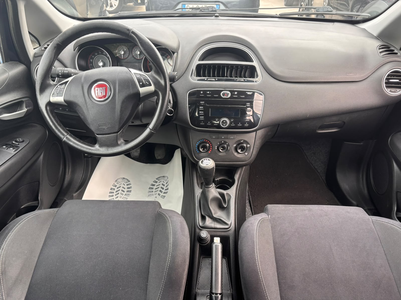 Fiat Punto 1.3 MJT II 75 CV 5 porte Lounge - immagine 7