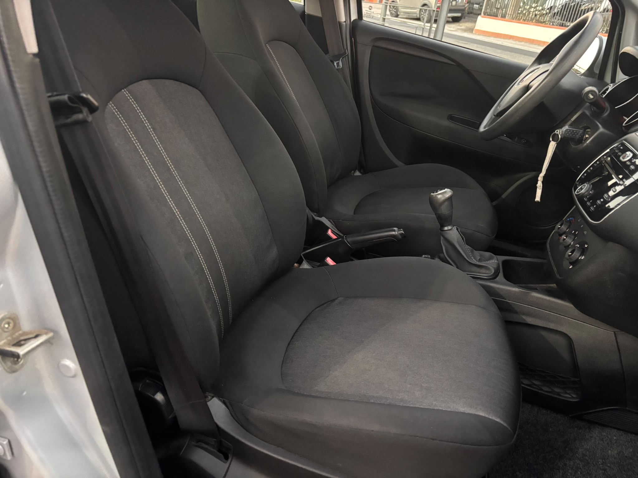 Fiat Punto 1.2 8V 5 porte Lounge - immagine 9