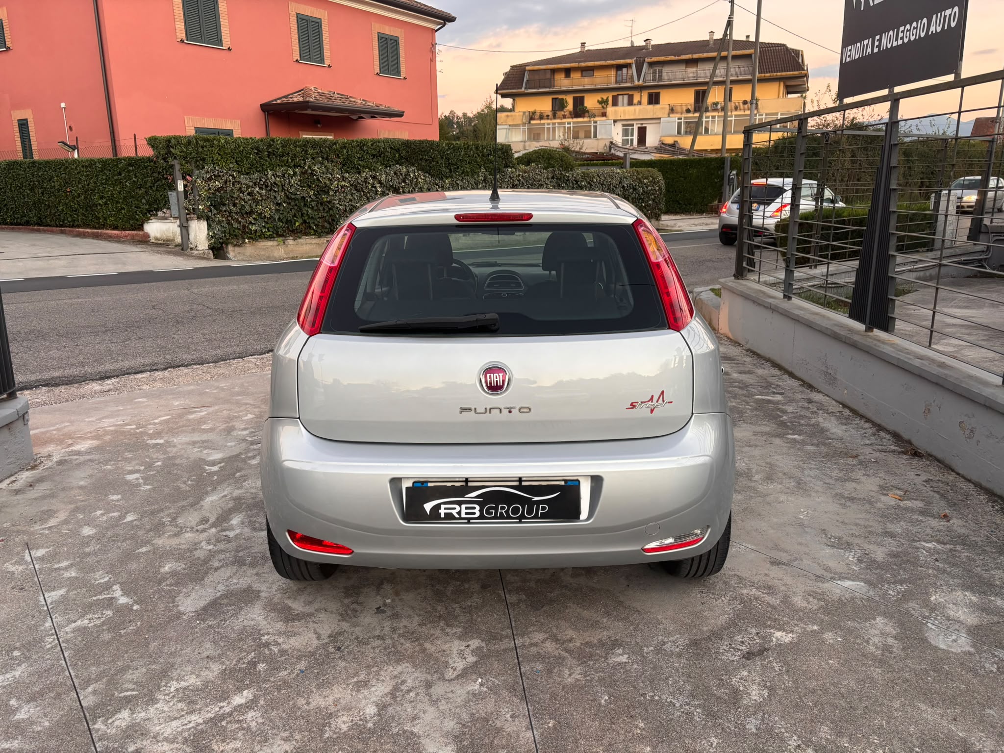 Fiat Punto 1.2 8V 5 porte Lounge - immagine 5