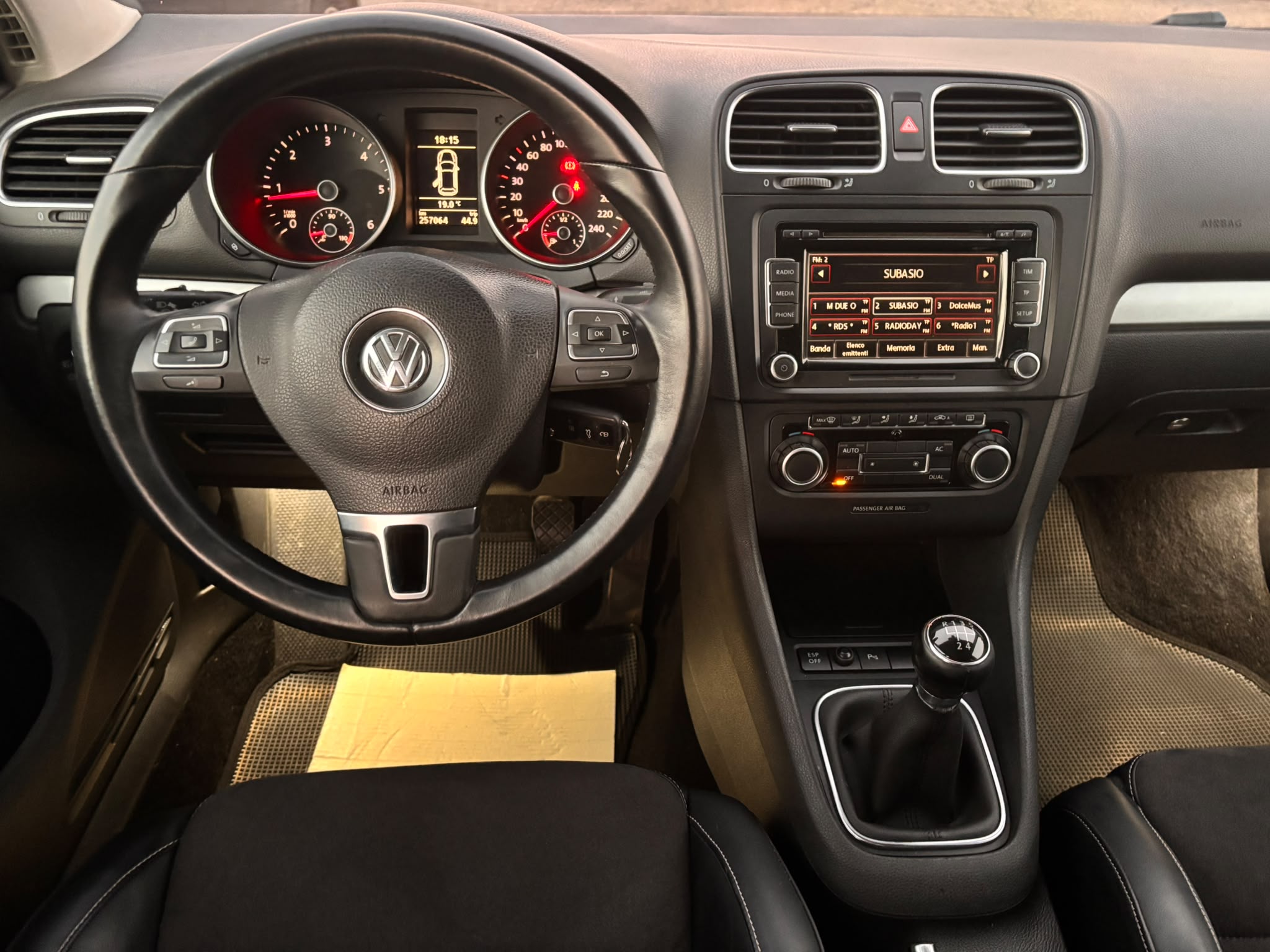 Volkswagen Golf 2.0 TDI 110CV DPF 5p. Comfort. - immagine 8