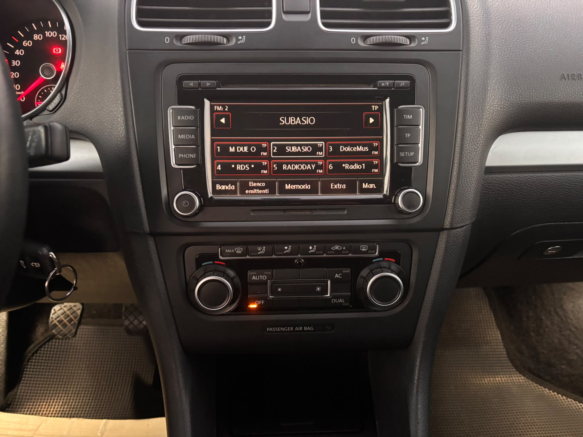Volkswagen Golf 2.0 TDI 110CV DPF 5p. Comfort. - immagine 11