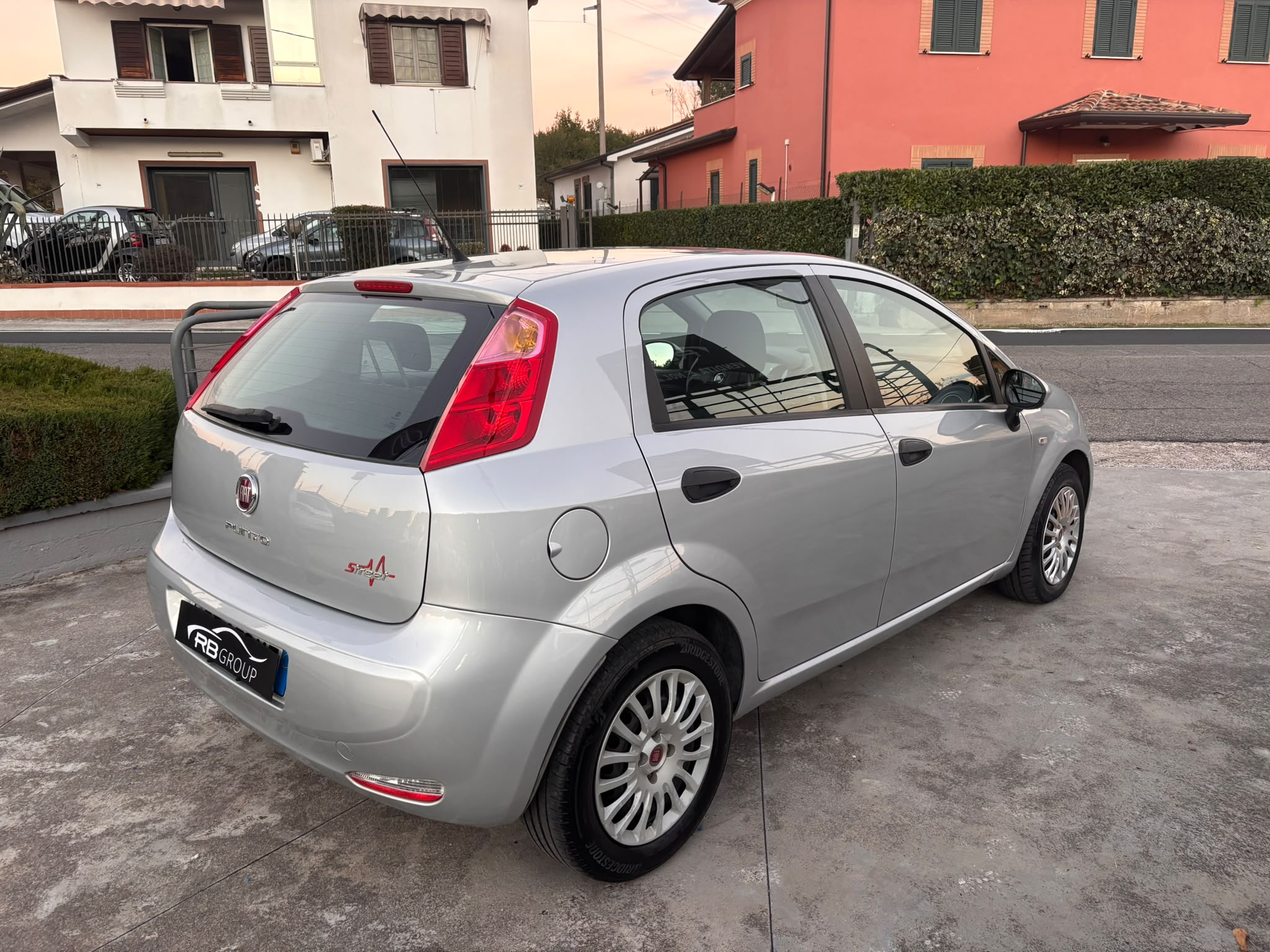 Fiat Punto 1.2 8V 5 porte Lounge - immagine 4