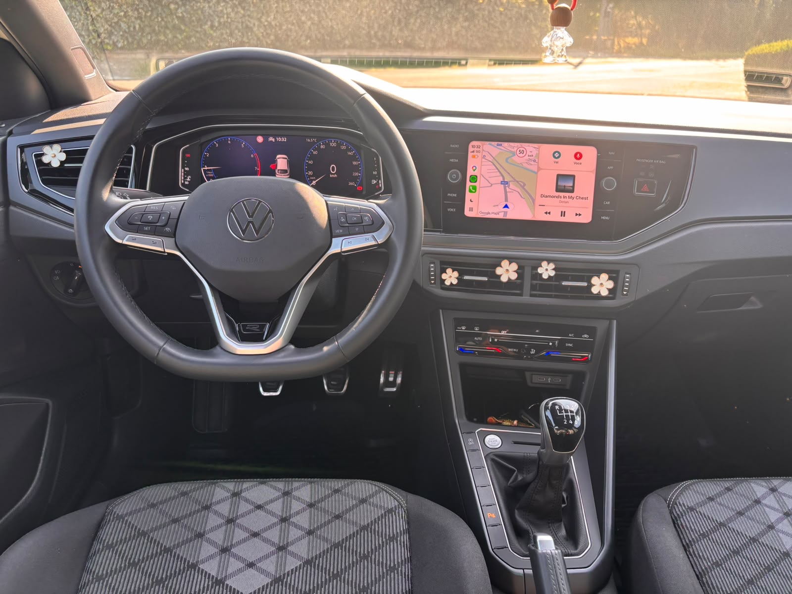 Volkswagen Taigo 1.0 TSI 115 CV R-Line Plus - immagine 16