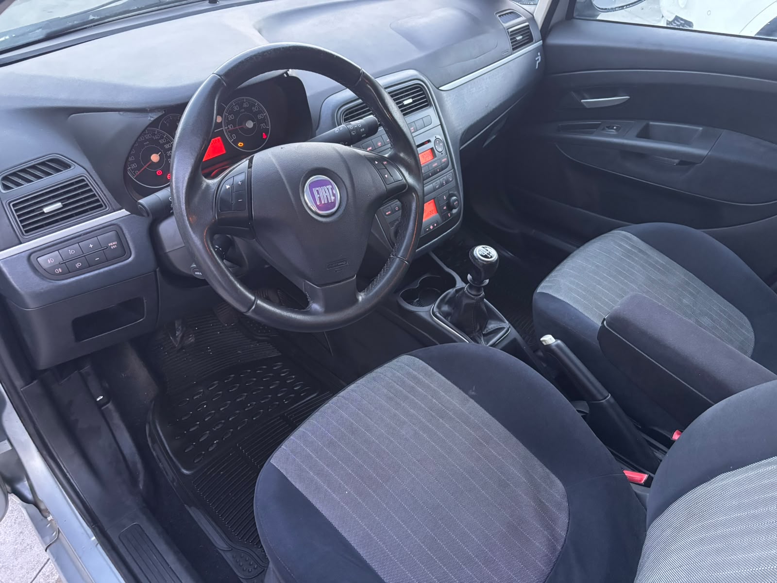 Fiat Grande Punto 1.3 MJT 90 CV 5 porte Emotion - immagine 8
