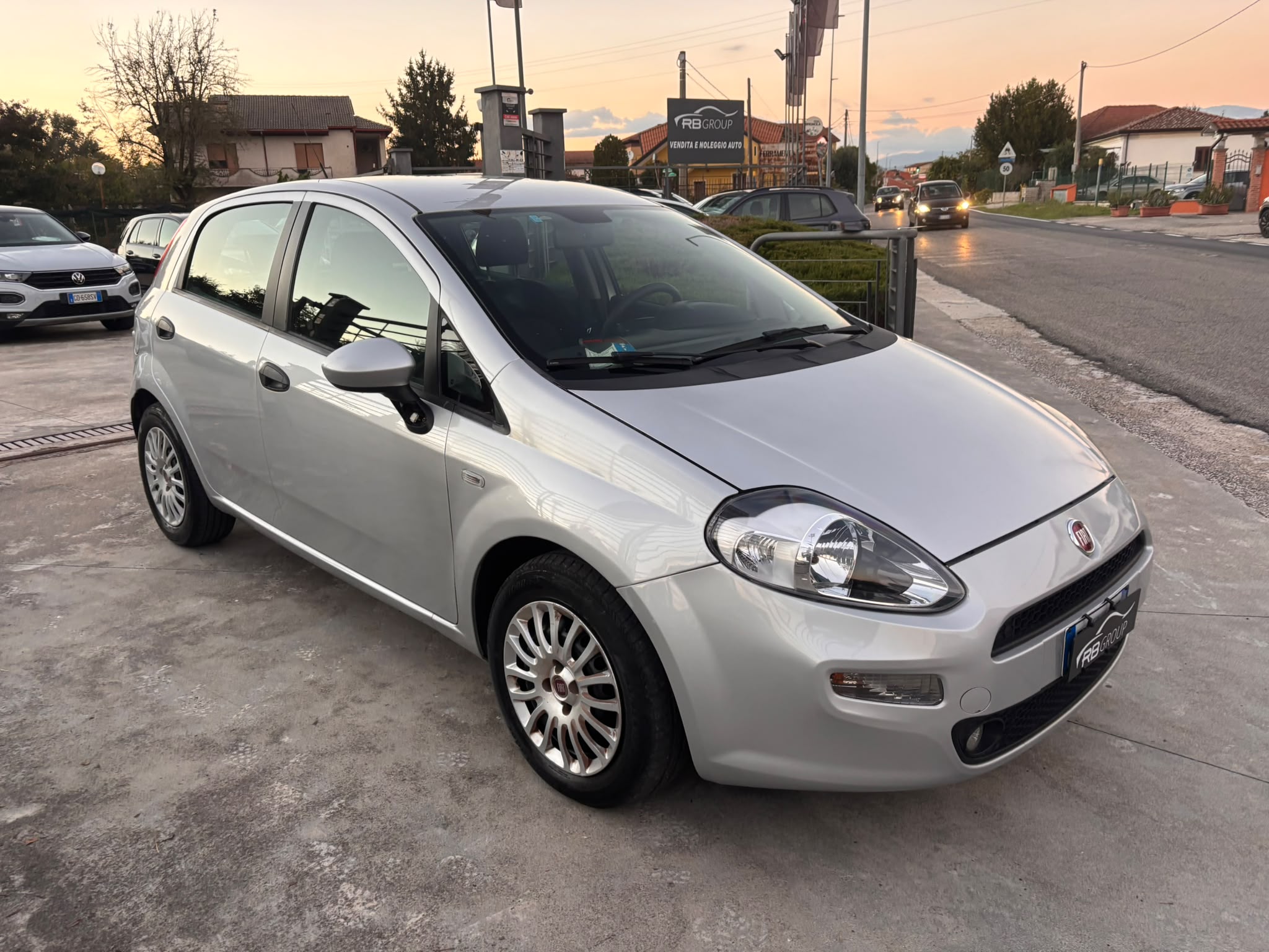 Fiat Punto 1.2 8V 5 porte Lounge - immagine 3