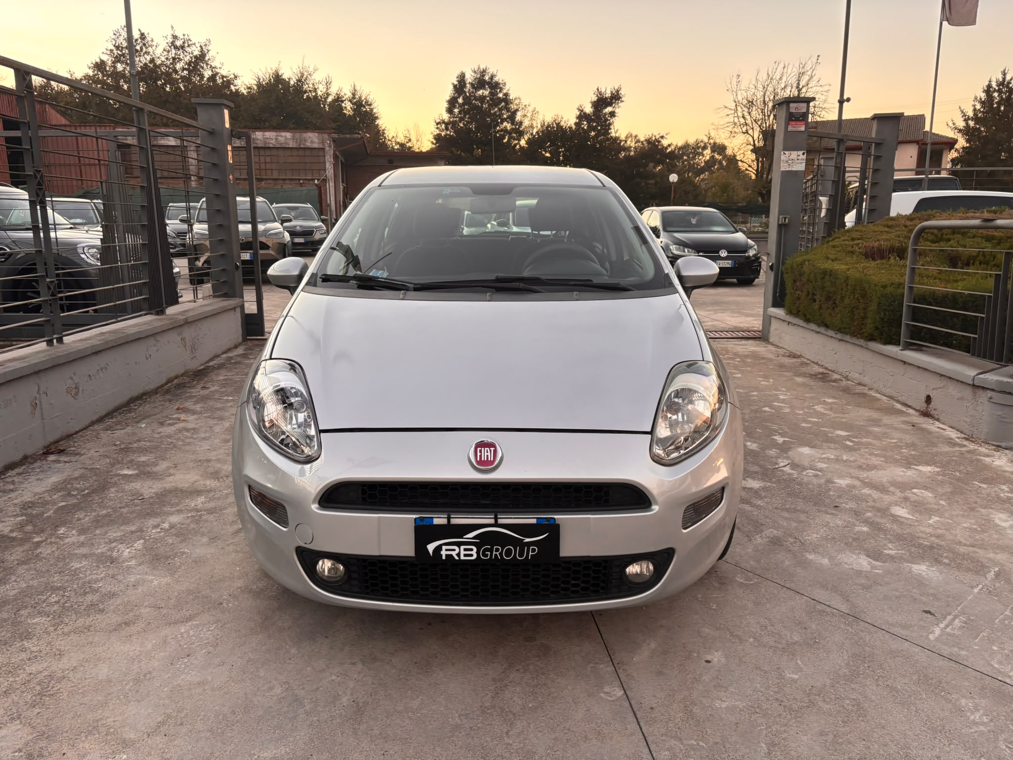 Fiat Punto 1.2 8V 5 porte Lounge - immagine 2