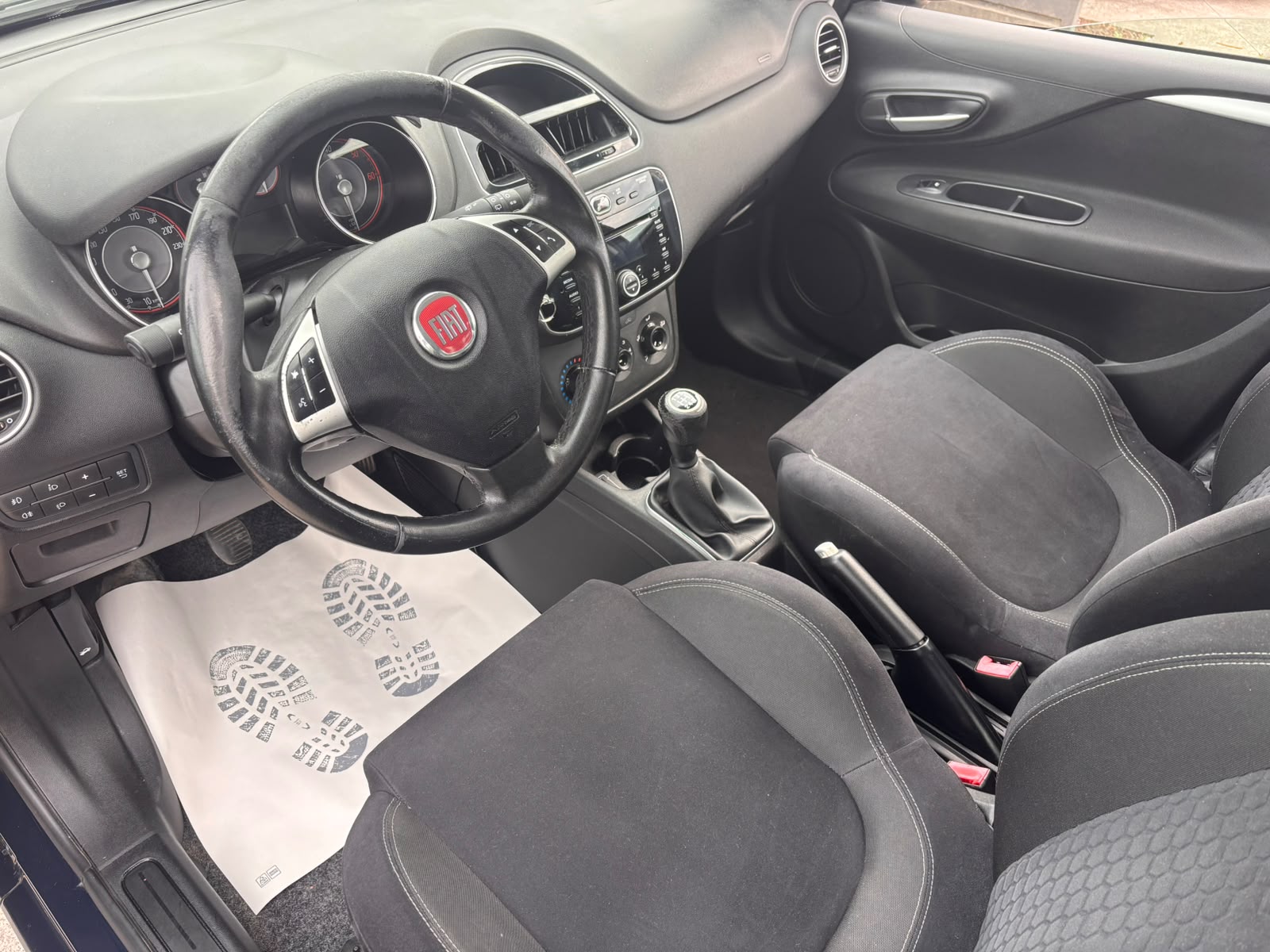 Fiat Punto 1.3 MJT II 75 CV 5 porte Lounge - immagine 8
