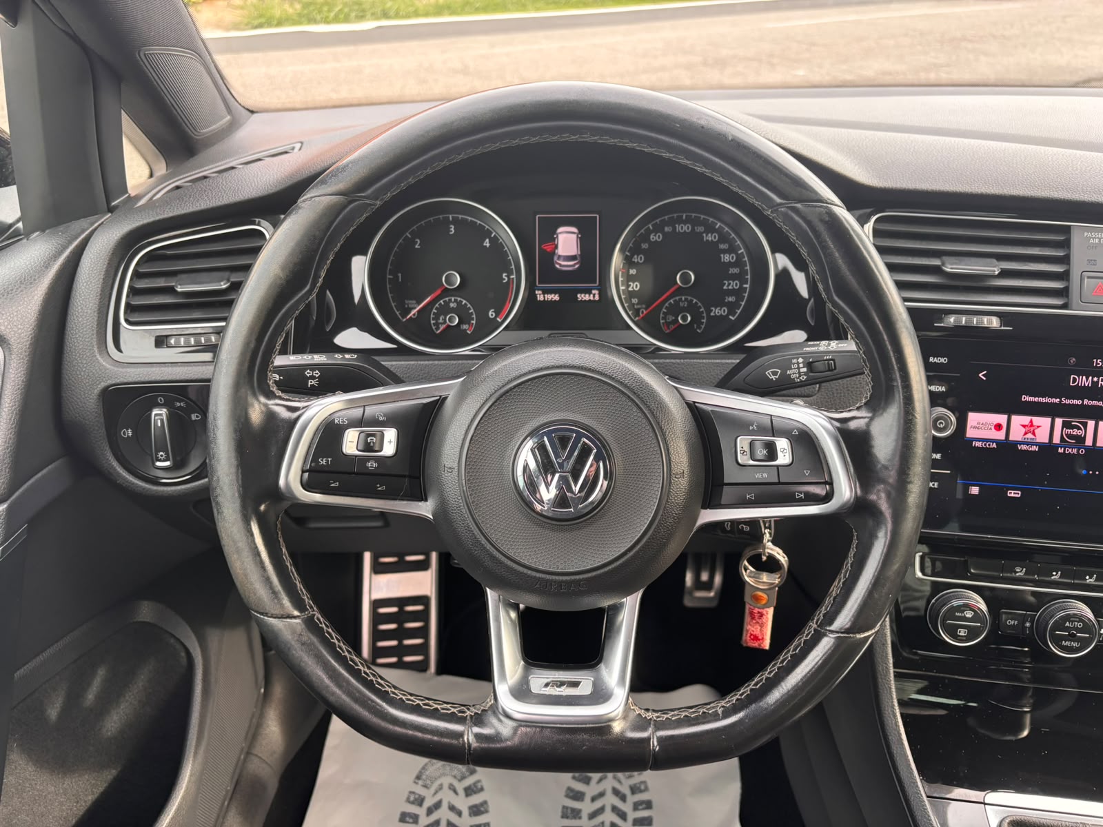 Volkswagen Golf VII 2017 5p 1.6 tdi R Line 115cv - immagine 15