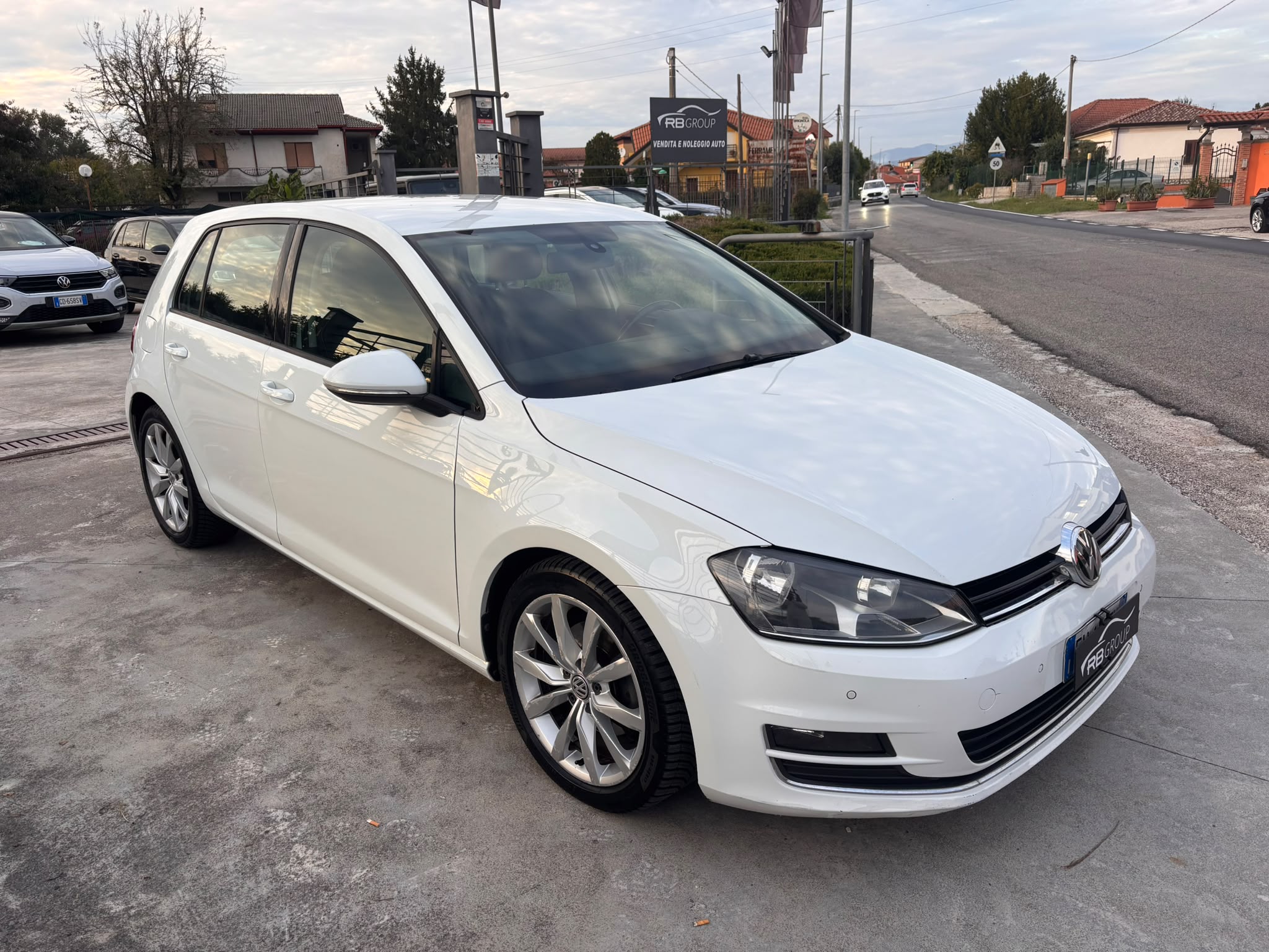 Volkswagen Golf VII 2014 5p 1.6 tdi Highline 4motion - immagine 3